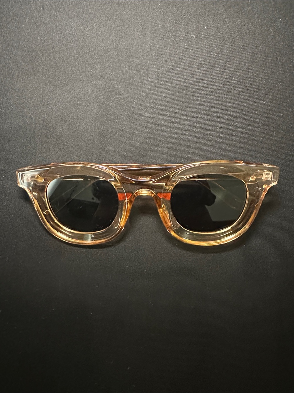 Clear Amber Frame Sunglasses – Women’s Classic Style